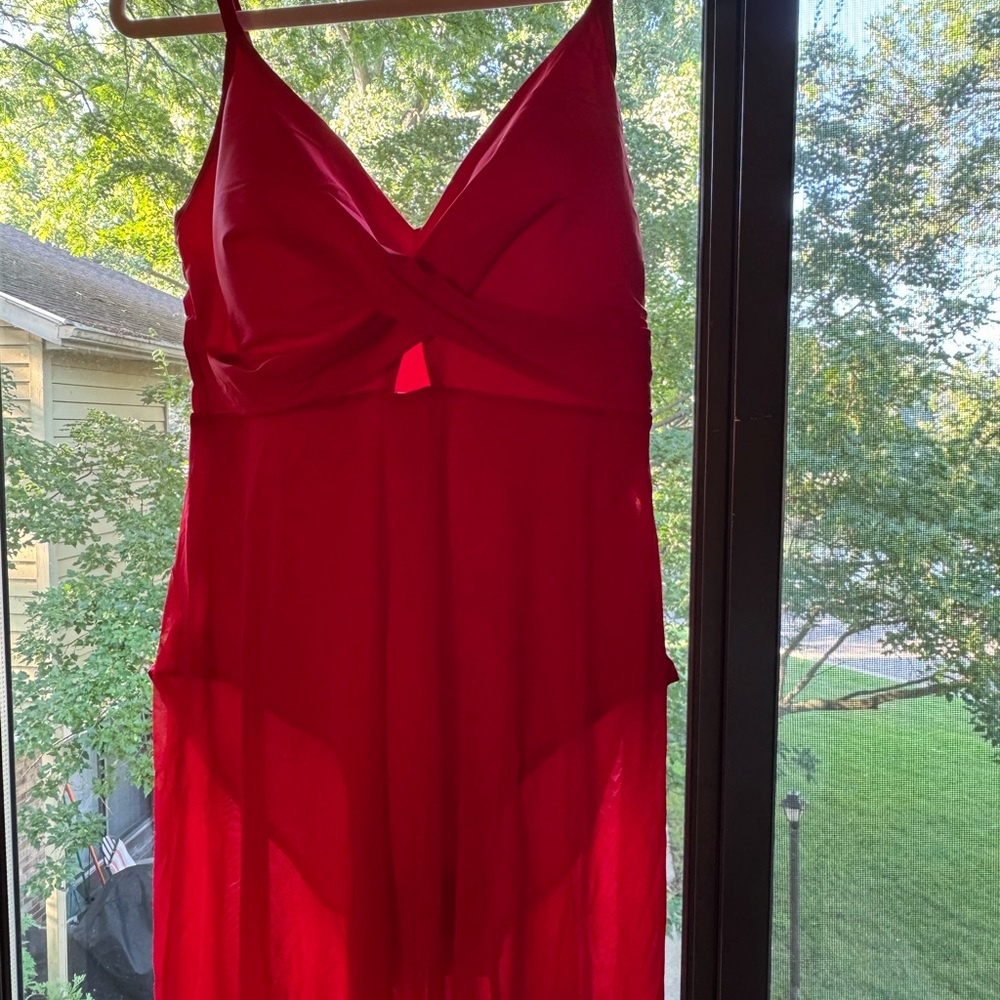 Elegant Red Sleeveless Dress